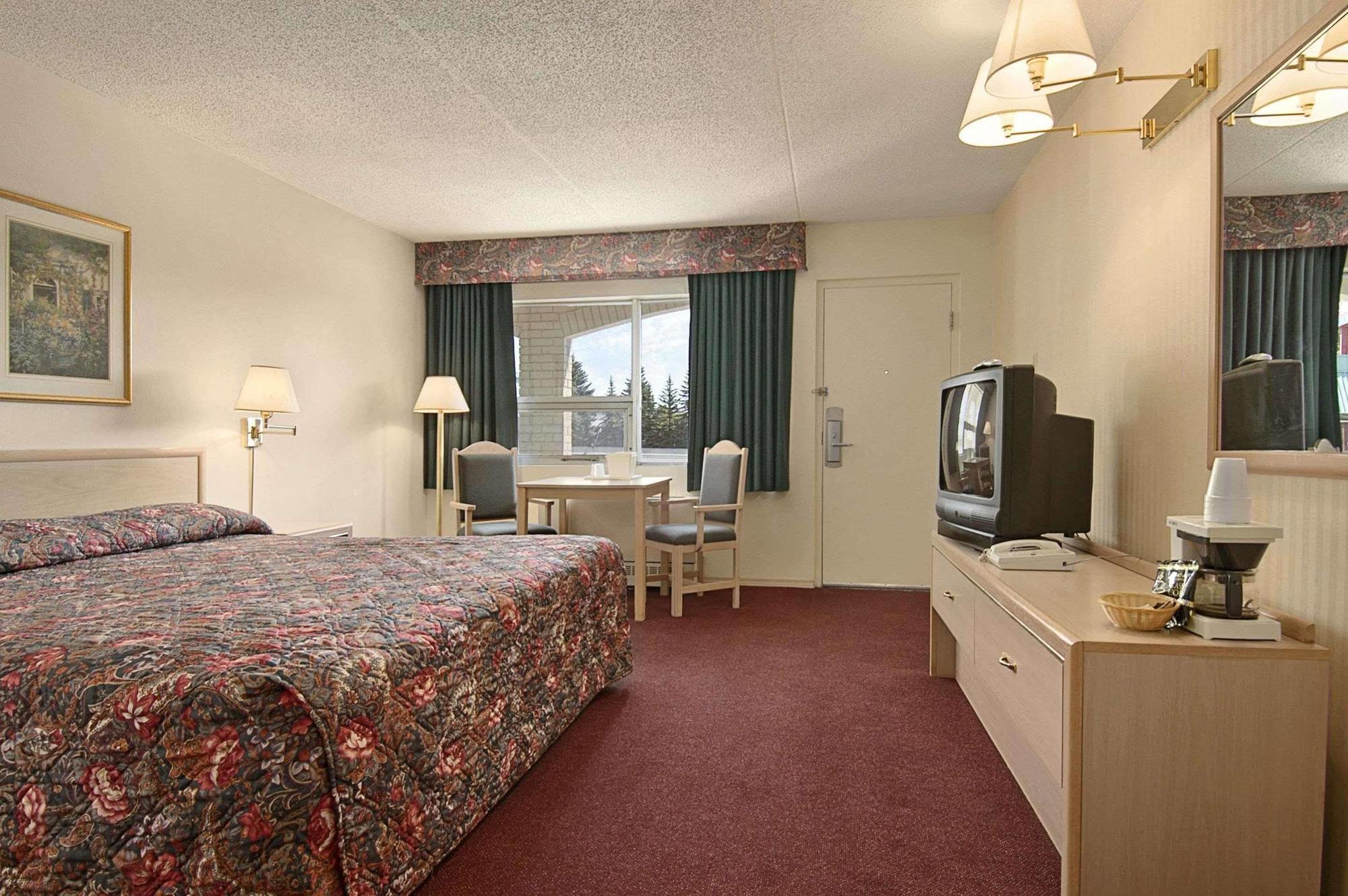 Ramada Limited 2* Calgary